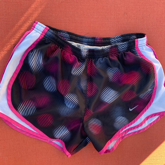 Nike Dri-Fit workout shorts - Picture 2 of 4